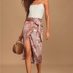NWOT Lulus wrap skirt